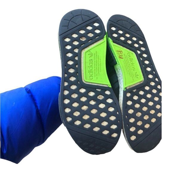 RARE adidas NMD R1 Star Wars Yoda Size 8.5 - Picture 3 of 16